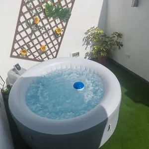 Con Jacuzzi Climatizado, Barbacoa Y Cerca De La Playa Dom wakacyjny
